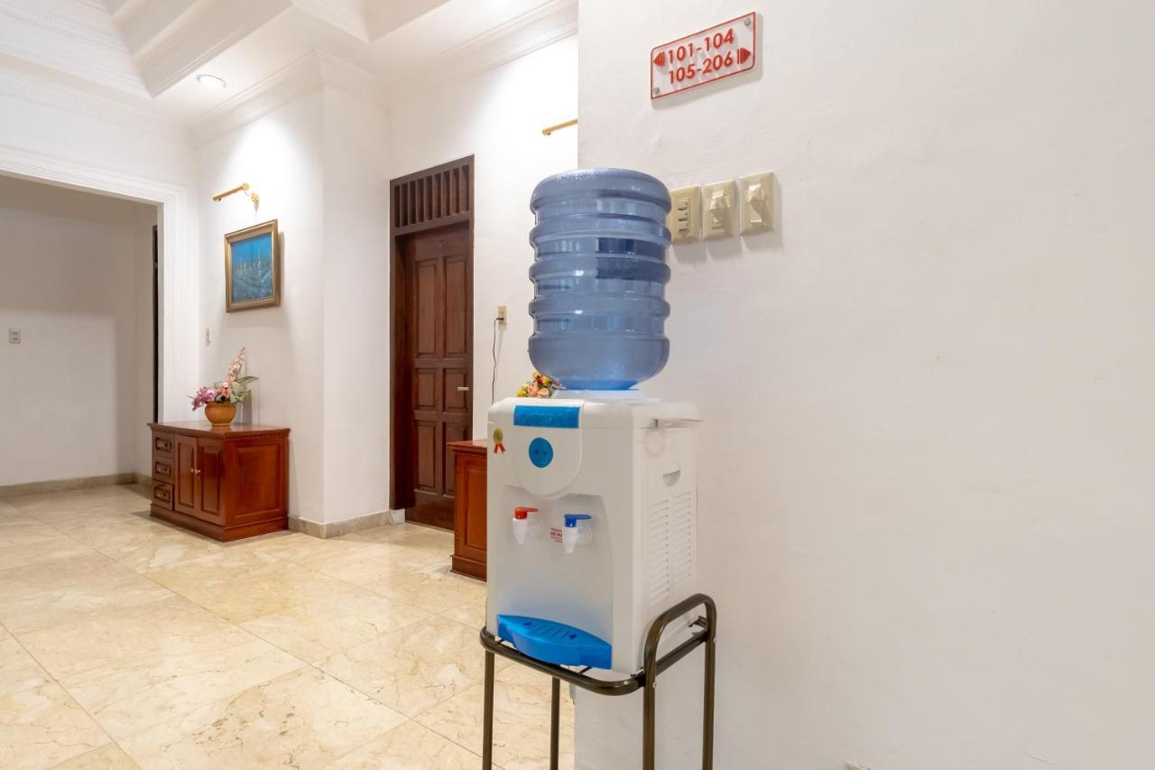 Oyo Living 2843 Raz House Syariah Hotel Medan Exterior photo